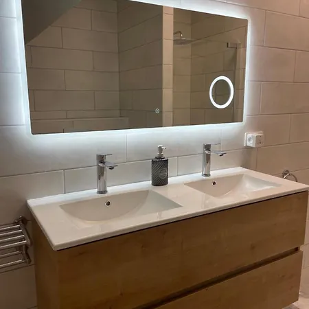 Le Rossignol Met Airco & Prive Terras Apartmán